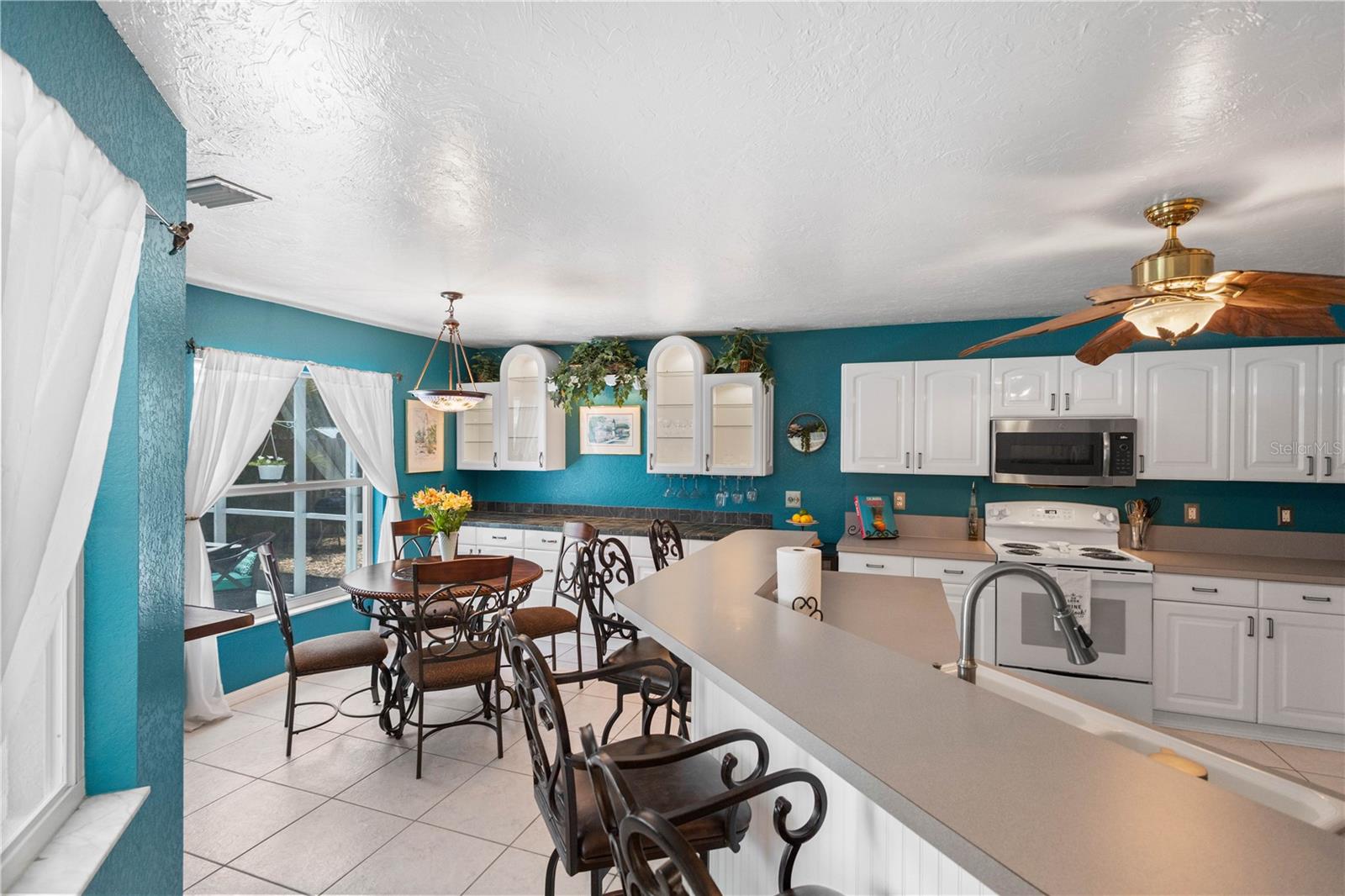 LAKE SARASOTA - Residential