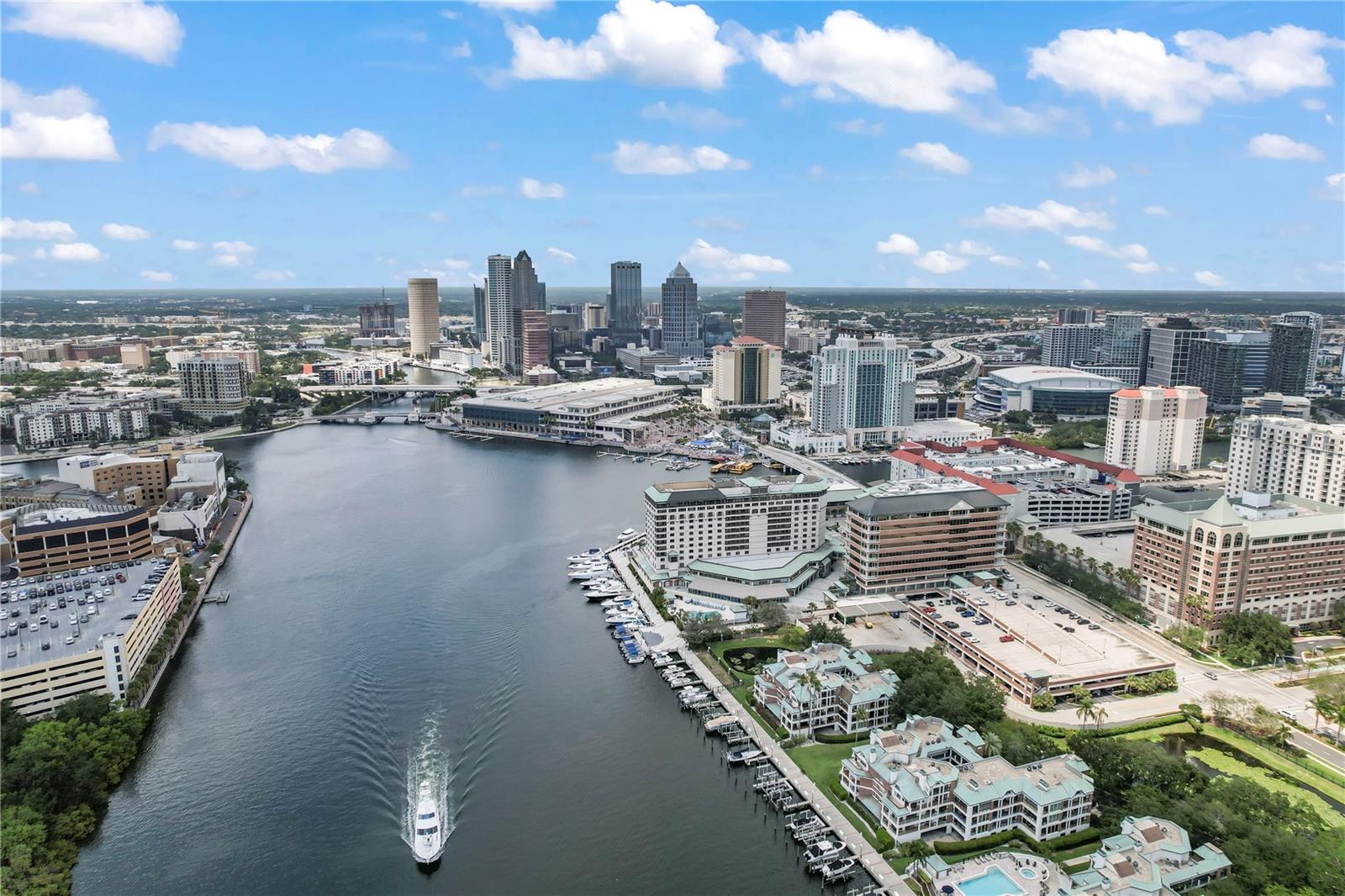 HARBOUR PLACE CITY HOMES A CON - Residential