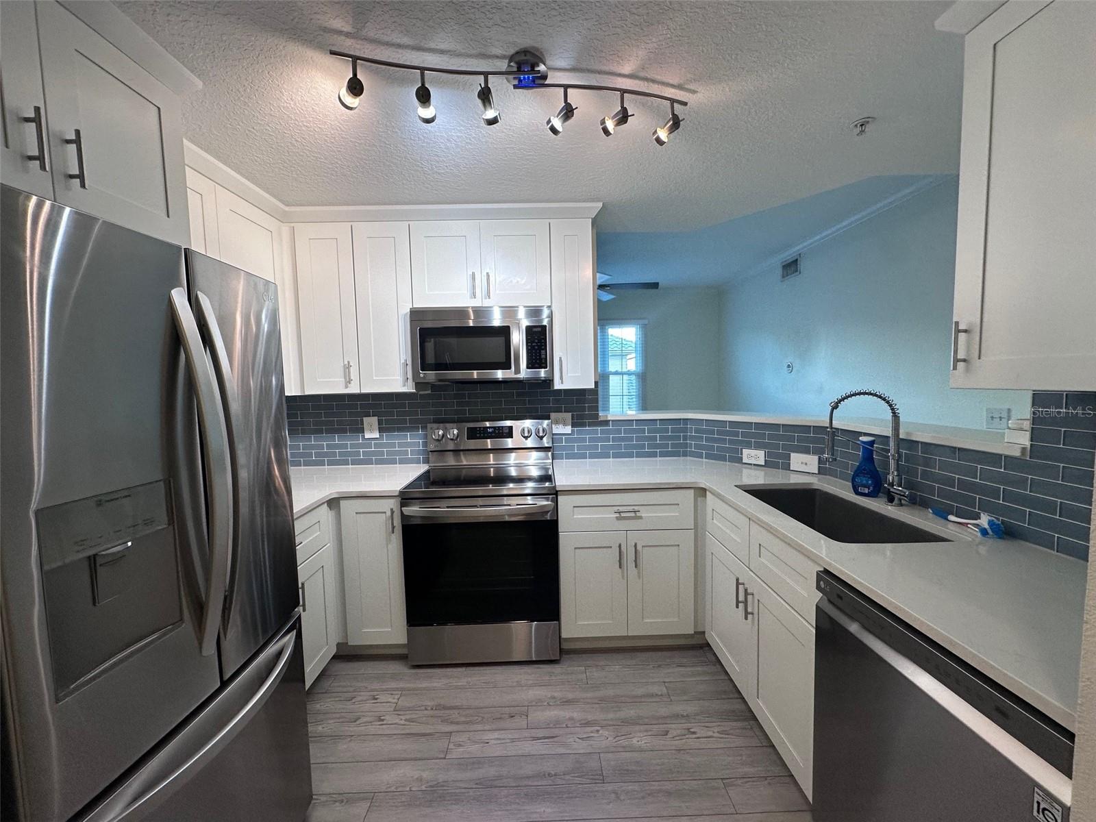 HARBOUR PLACE CITY HOMES A CON - Residential