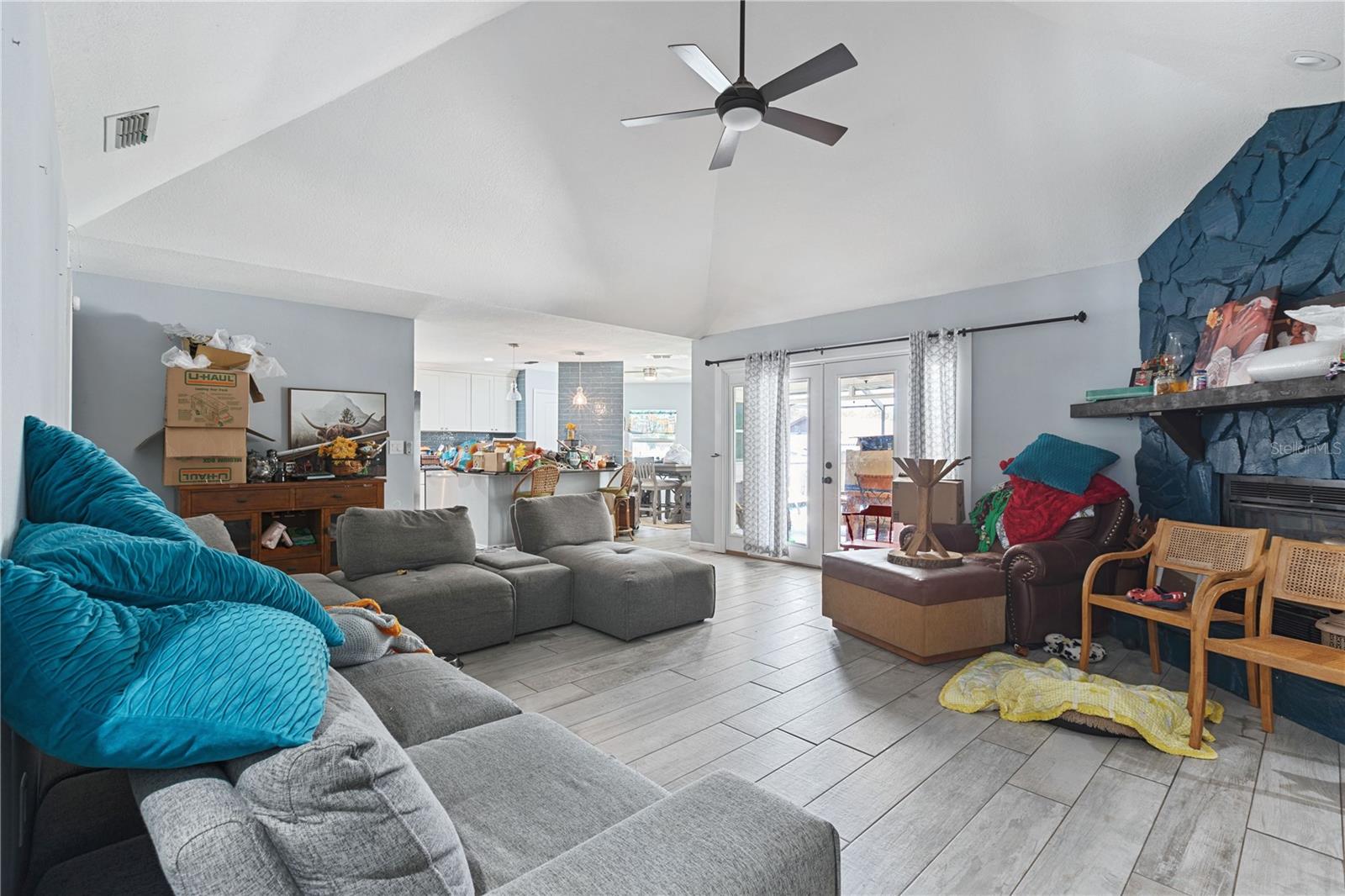 6645 FREEPORT DRIVE