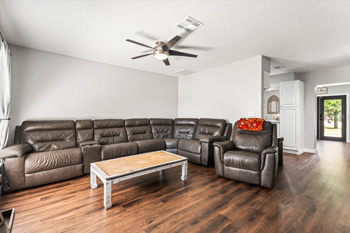 2815 INDIANWOOD DRIVE