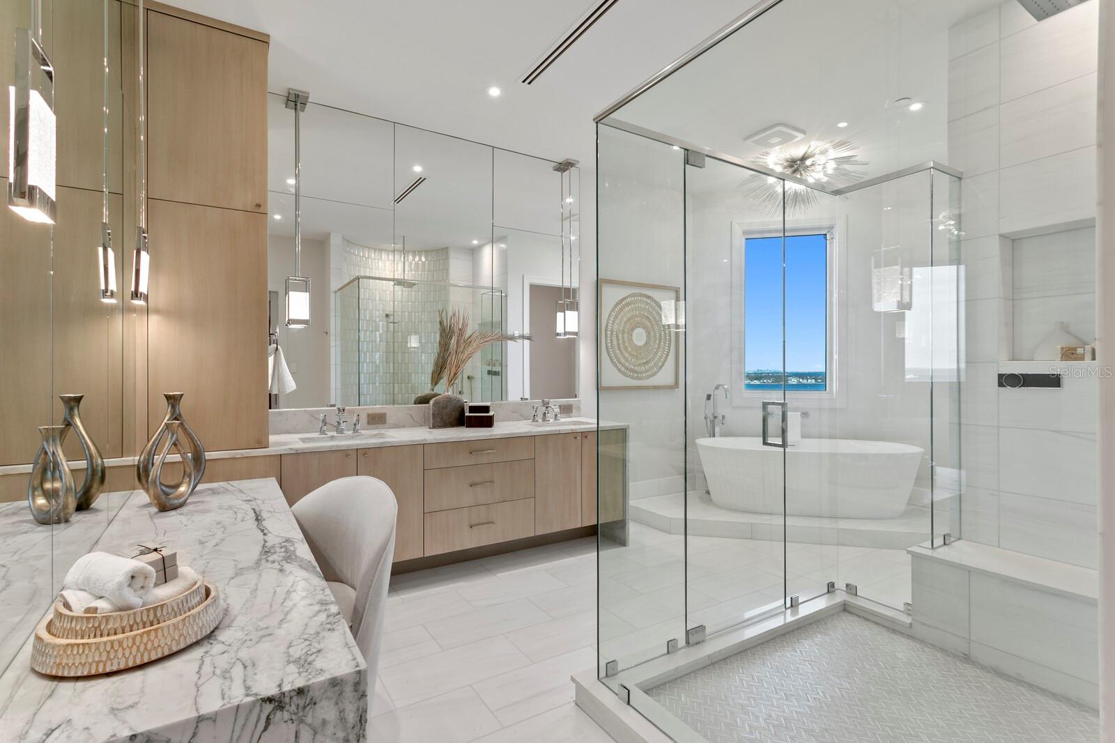 VINOY PLACE CONDO - Residential