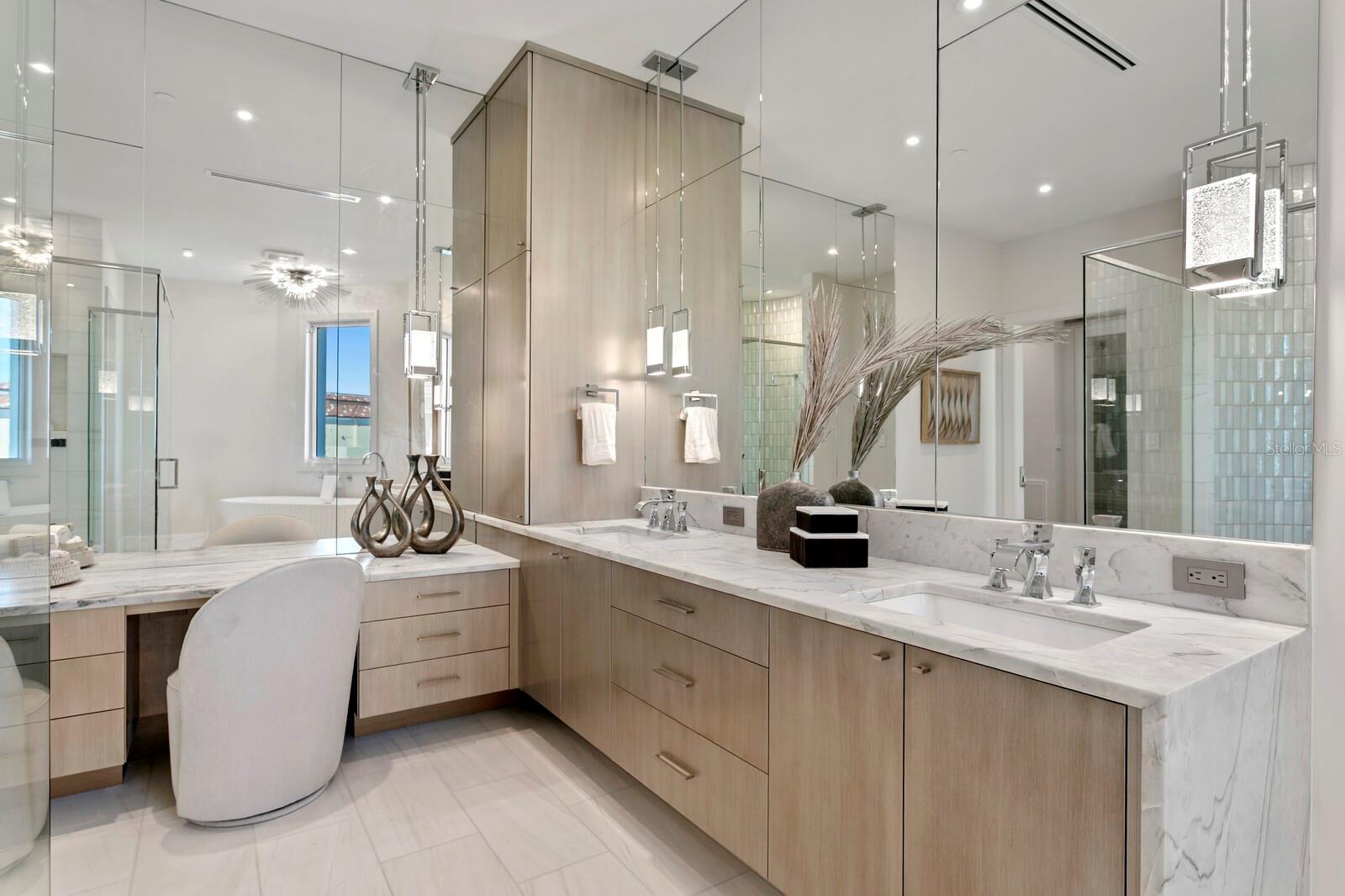 VINOY PLACE CONDO - Residential