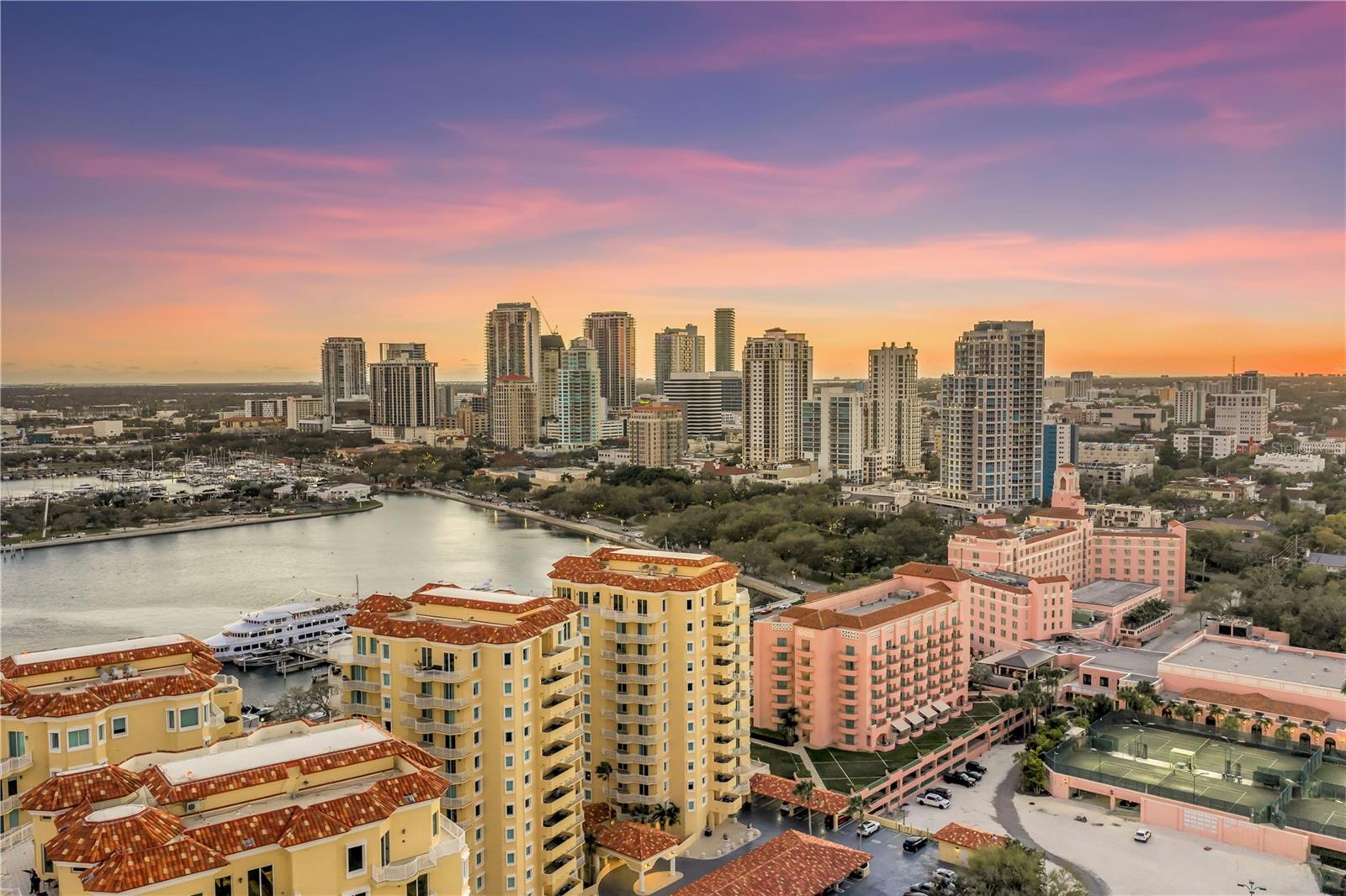 VINOY PLACE CONDO - Residential