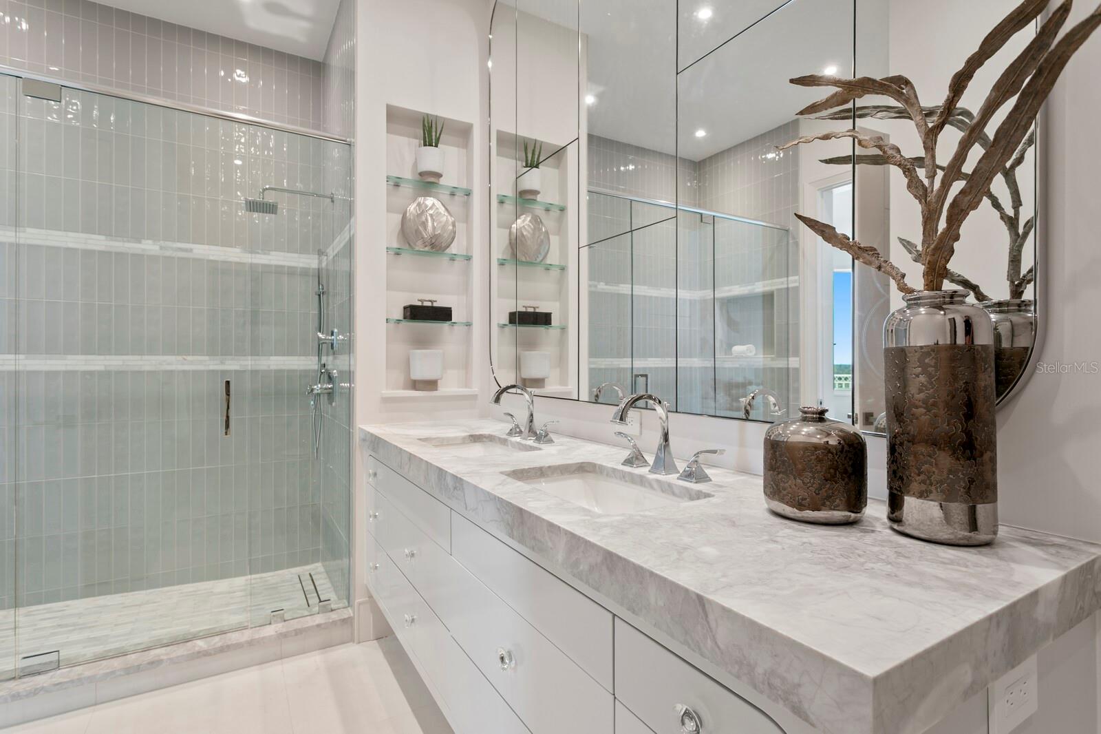 VINOY PLACE CONDO - Residential