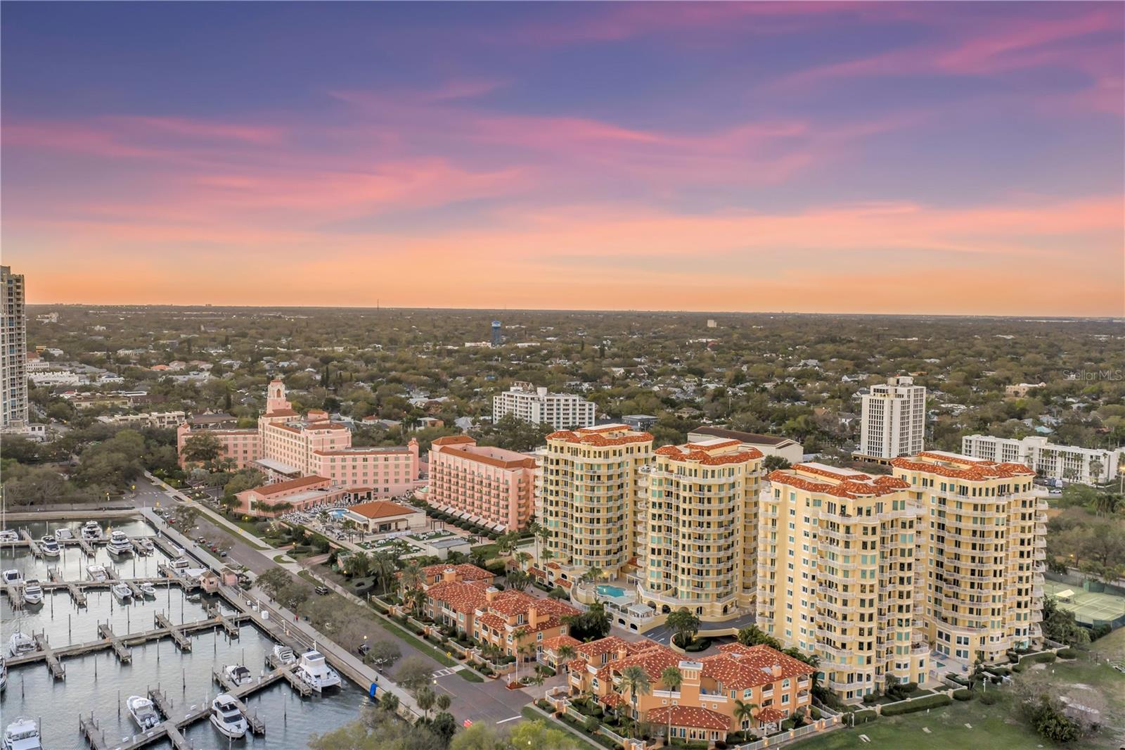 VINOY PLACE CONDO - Residential