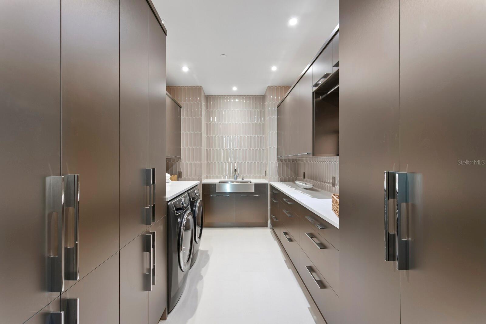 VINOY PLACE CONDO - Residential