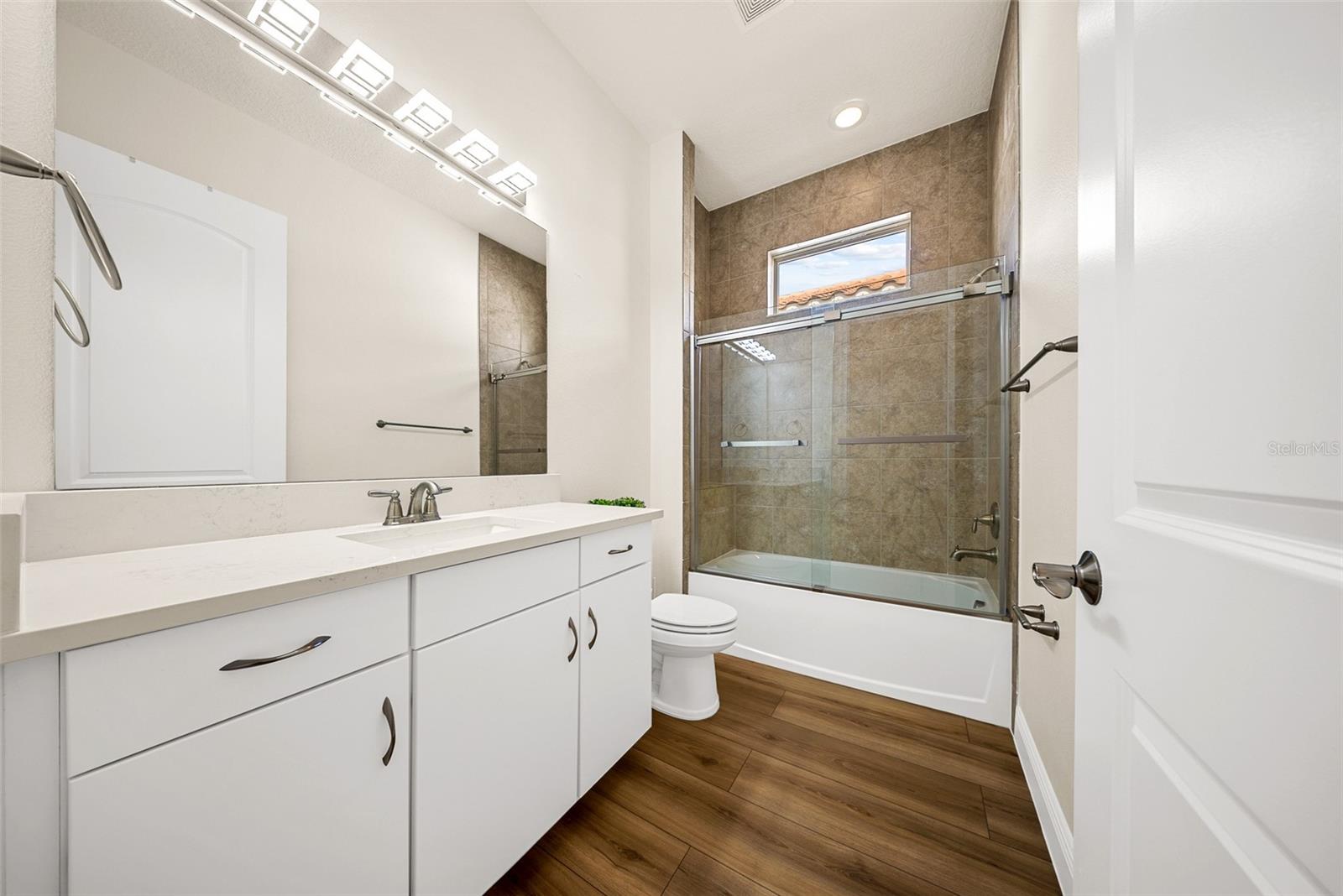 EAGLE CREEK - Residential