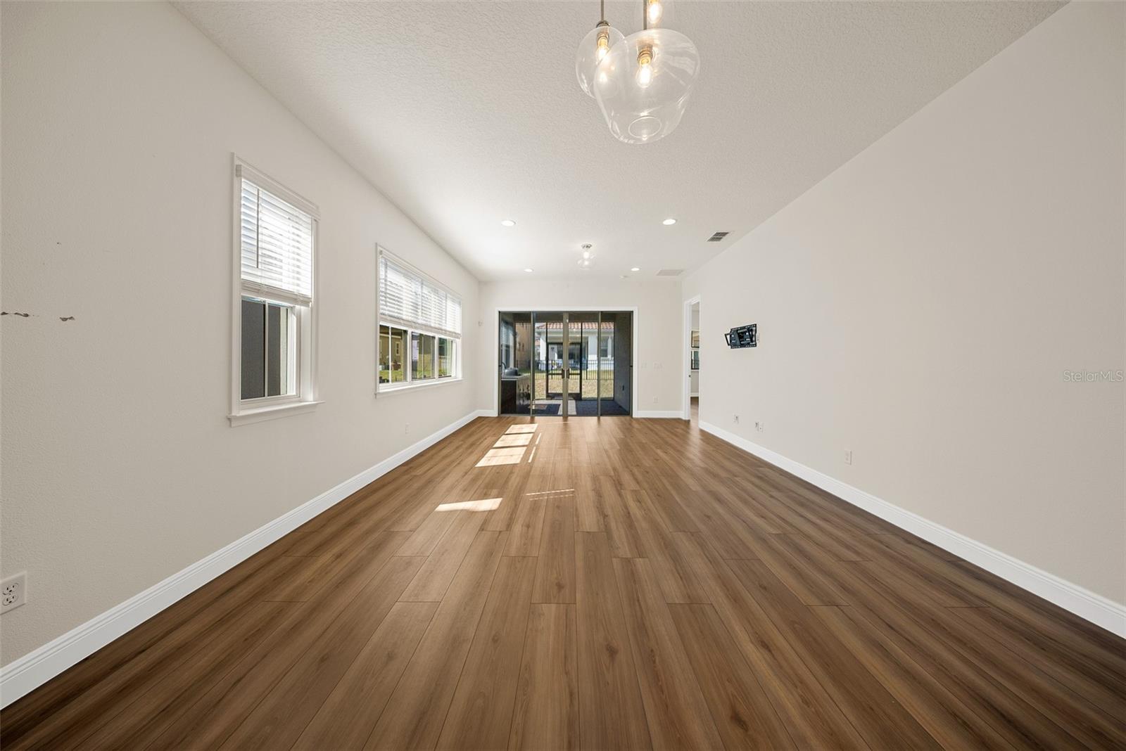 EAGLE CREEK - Residential