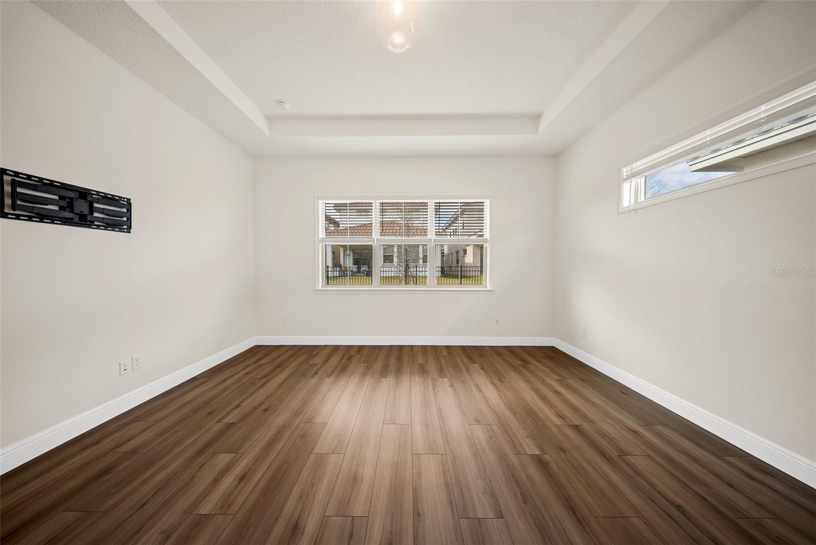 EAGLE CREEK - Residential