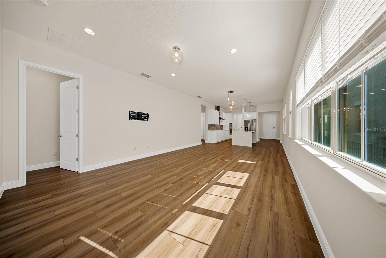 EAGLE CREEK - Residential