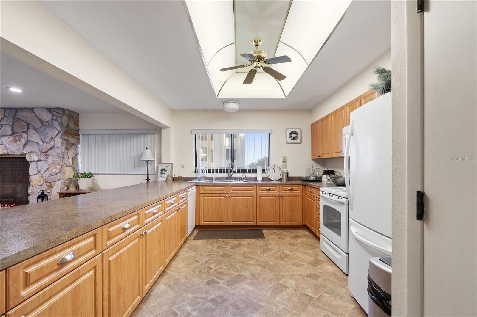 VILLAGE AT TIERRA VERDE CONDO - Residential