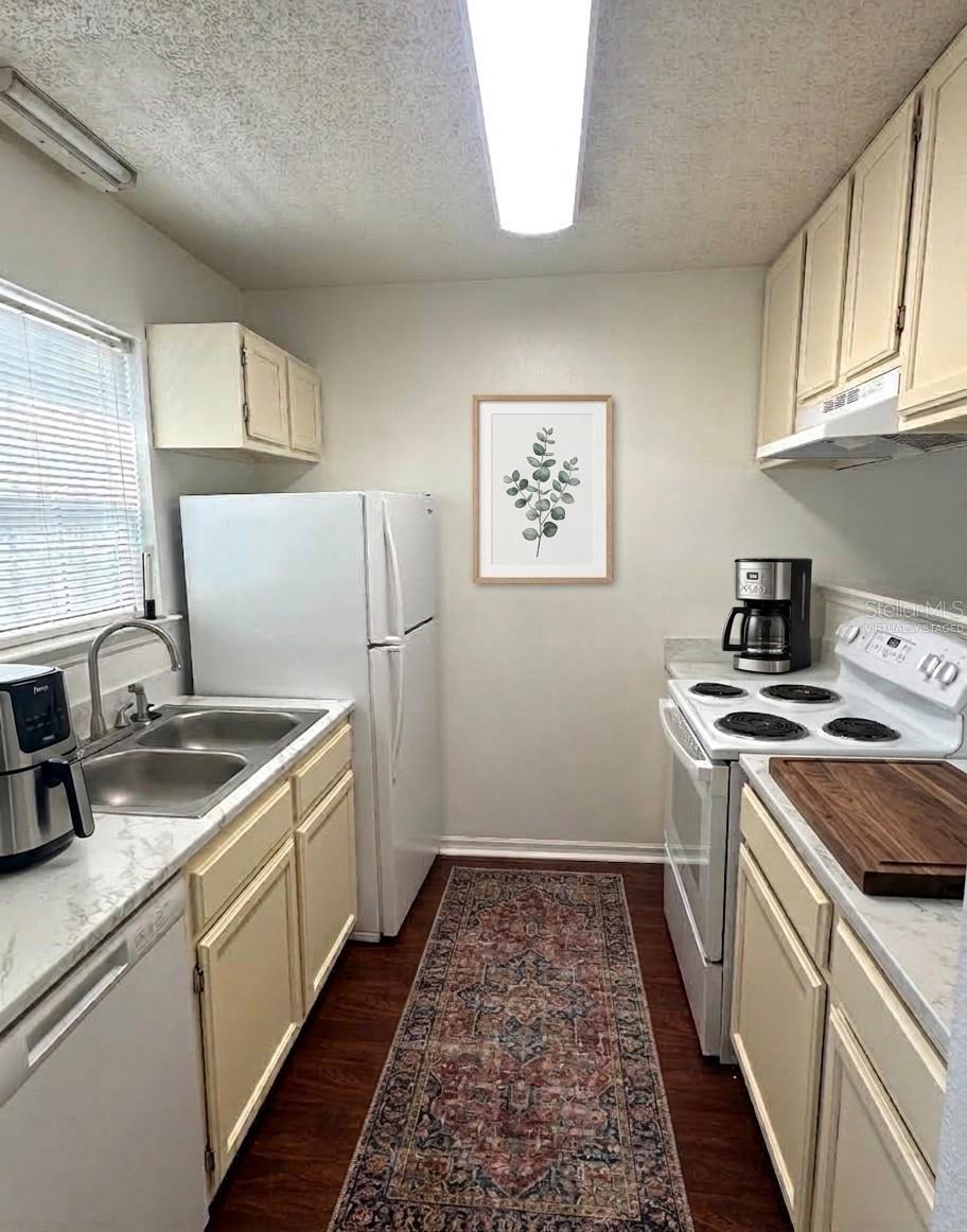 2302 MAKI ROAD 24