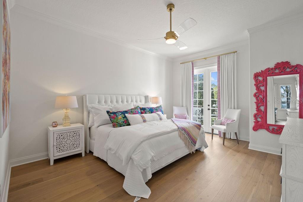 KEENES POINTE - Residential