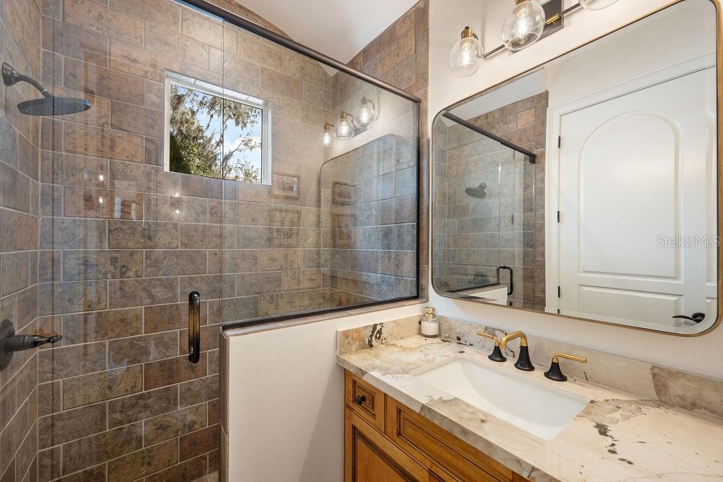 KEENES POINTE - Residential