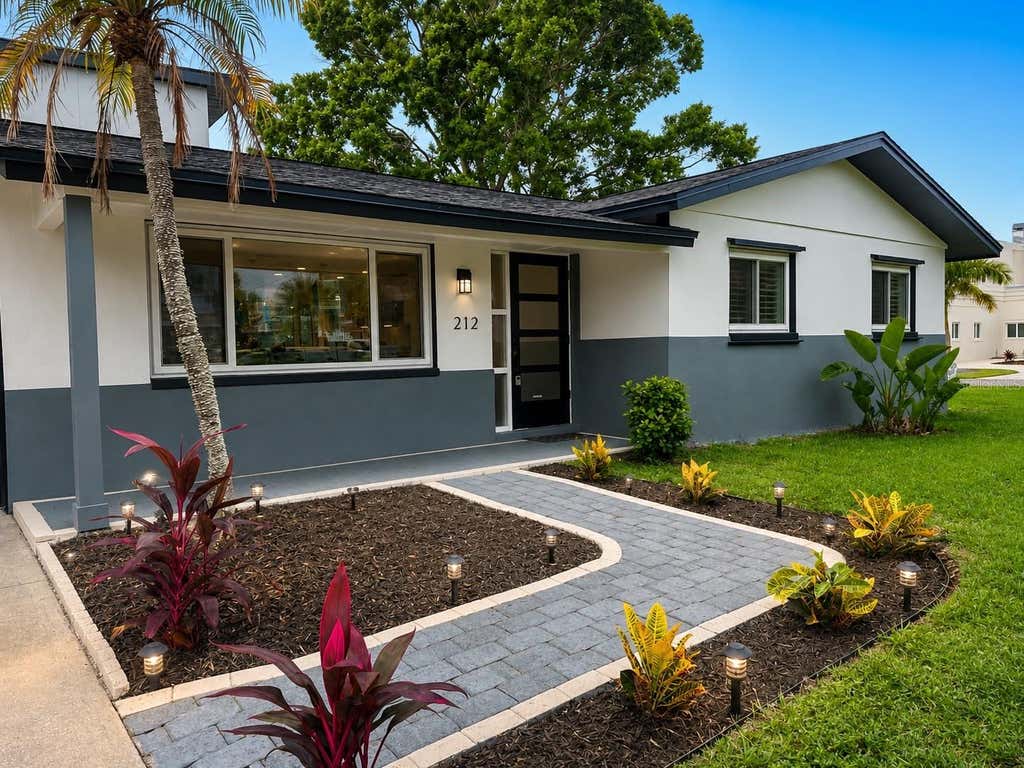 Photo of 212 Driftwood Place, Palm Harbor, FL 34683 (MLS # TB8534105)