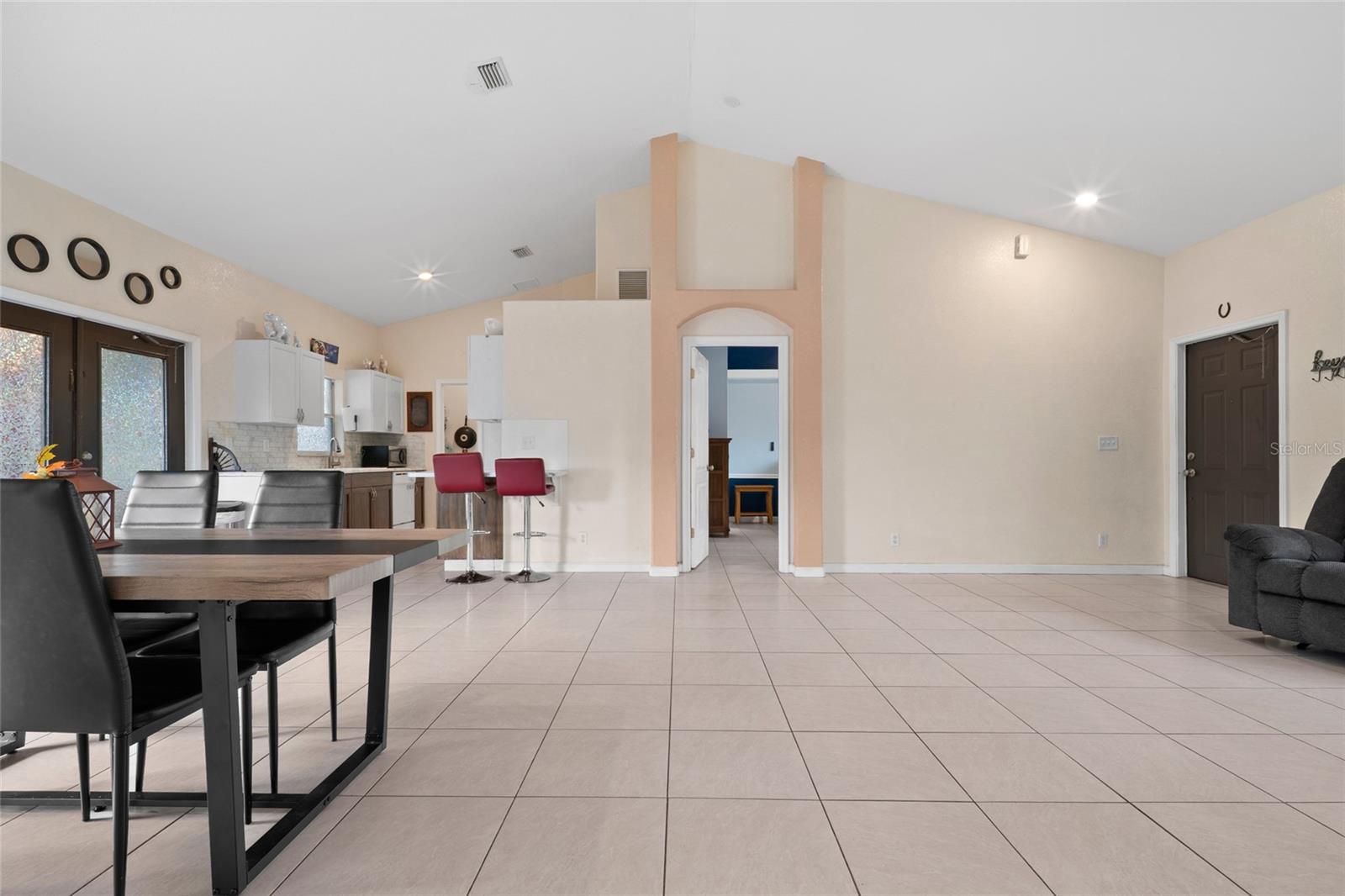 CONNERS GABLES - Residential