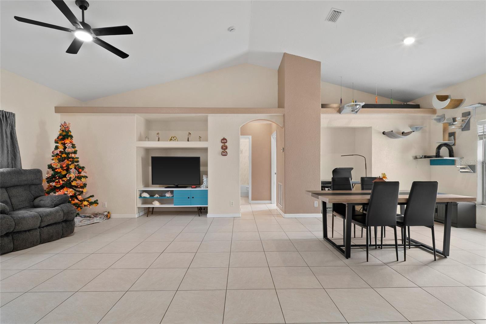 CONNERS GABLES - Residential