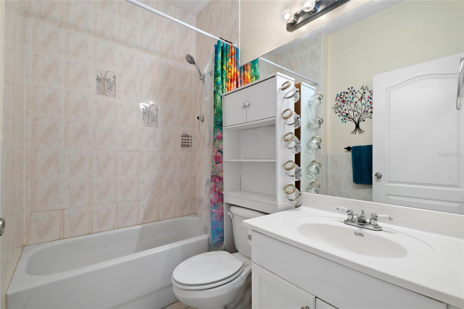 CONNERS GABLES - Residential