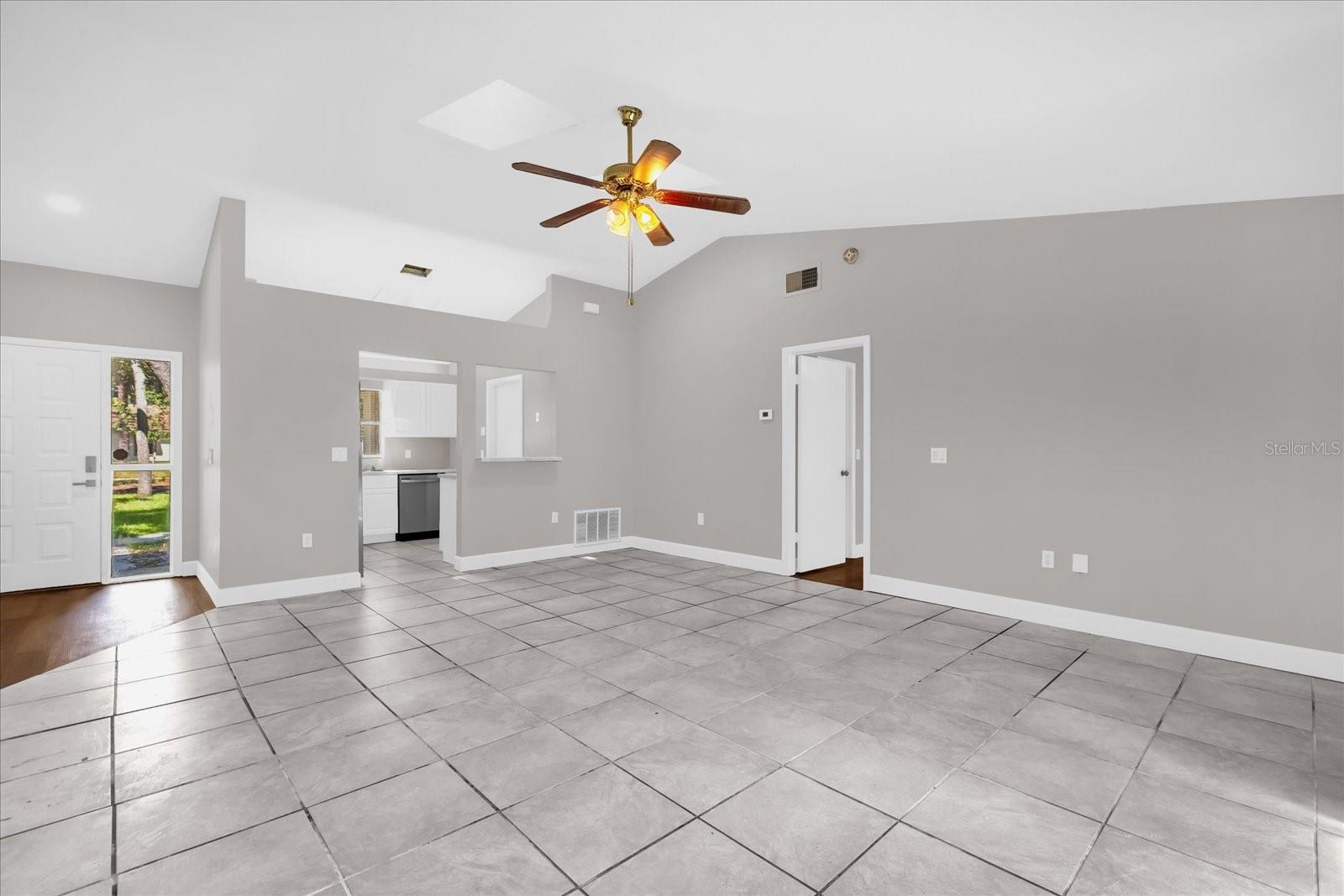 881 E TIMBERLAND TRAIL