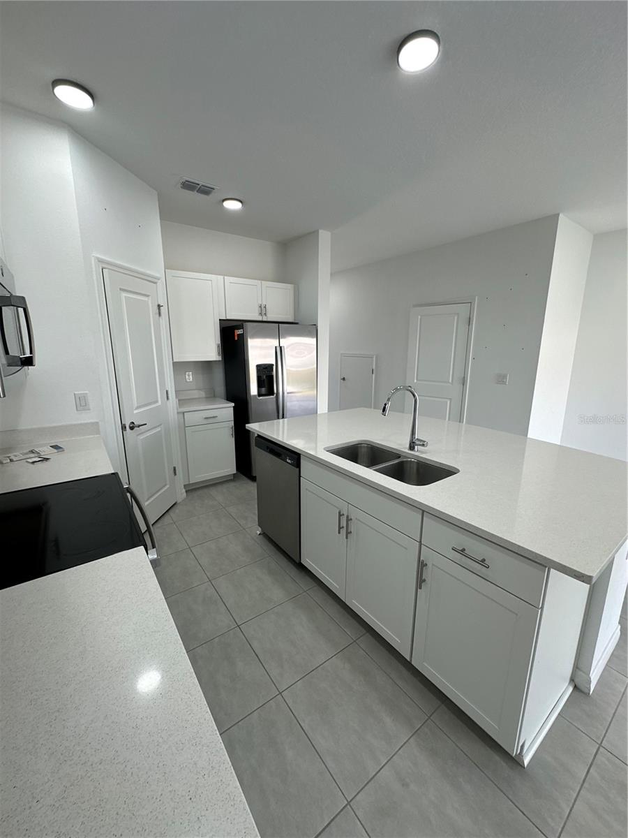 EDGESTONE NORTH AT ARTISAN LAKES - Residential