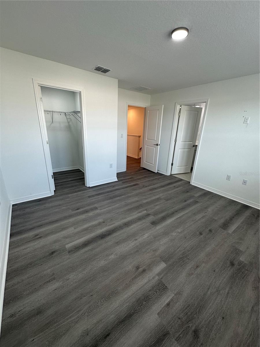 EDGESTONE NORTH AT ARTISAN LAKES - Residential