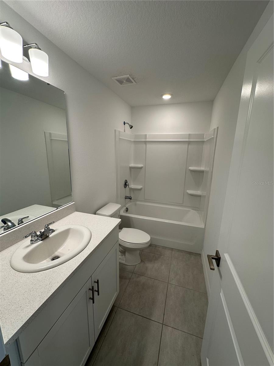 EDGESTONE NORTH AT ARTISAN LAKES - Residential