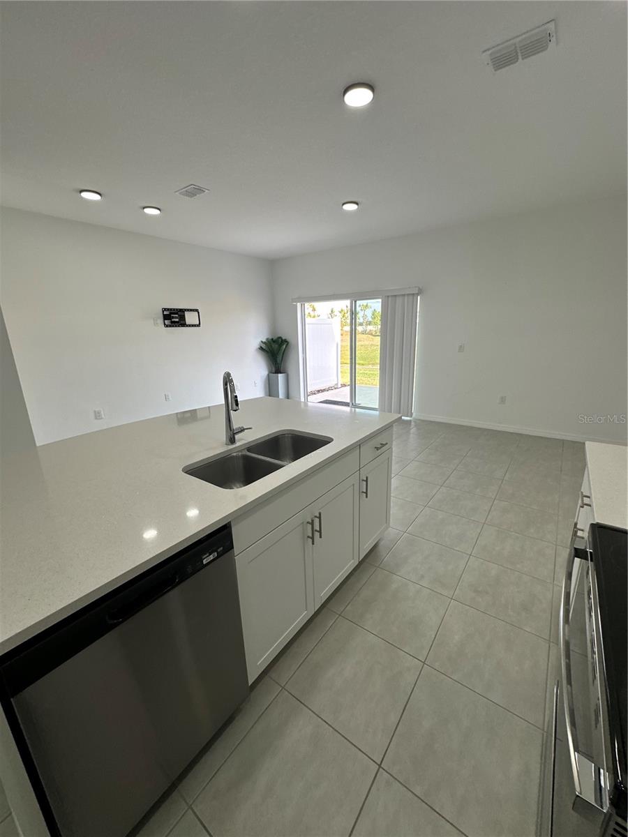 EDGESTONE NORTH AT ARTISAN LAKES - Residential