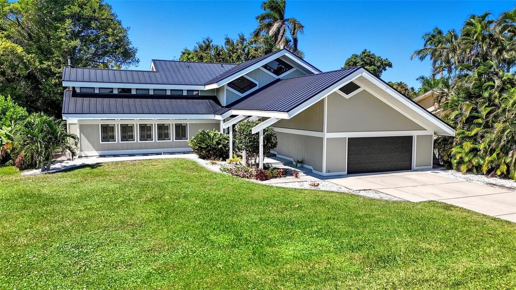 Photo of 330 Prather Drive, Fort Myers, FL 33919 (MLS # G5103341)