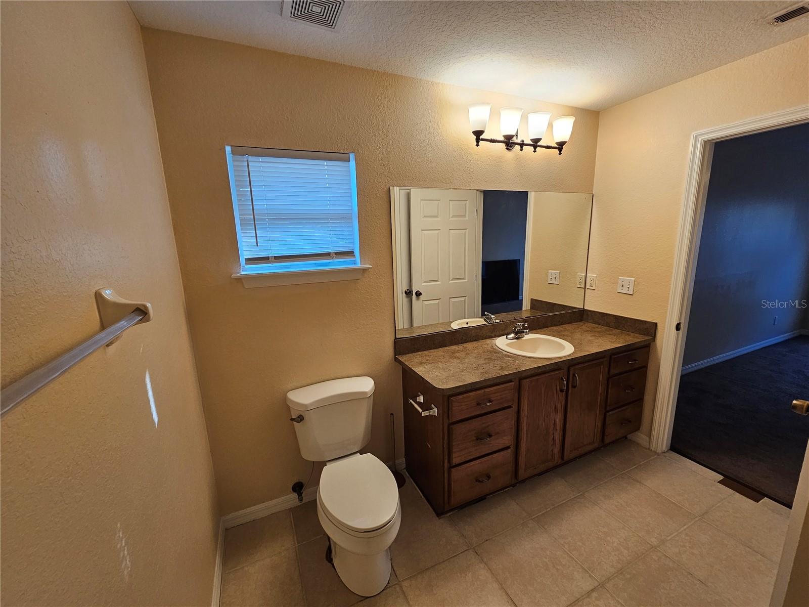 SILVER SPGS SHORES UN 25 - Residential Lease