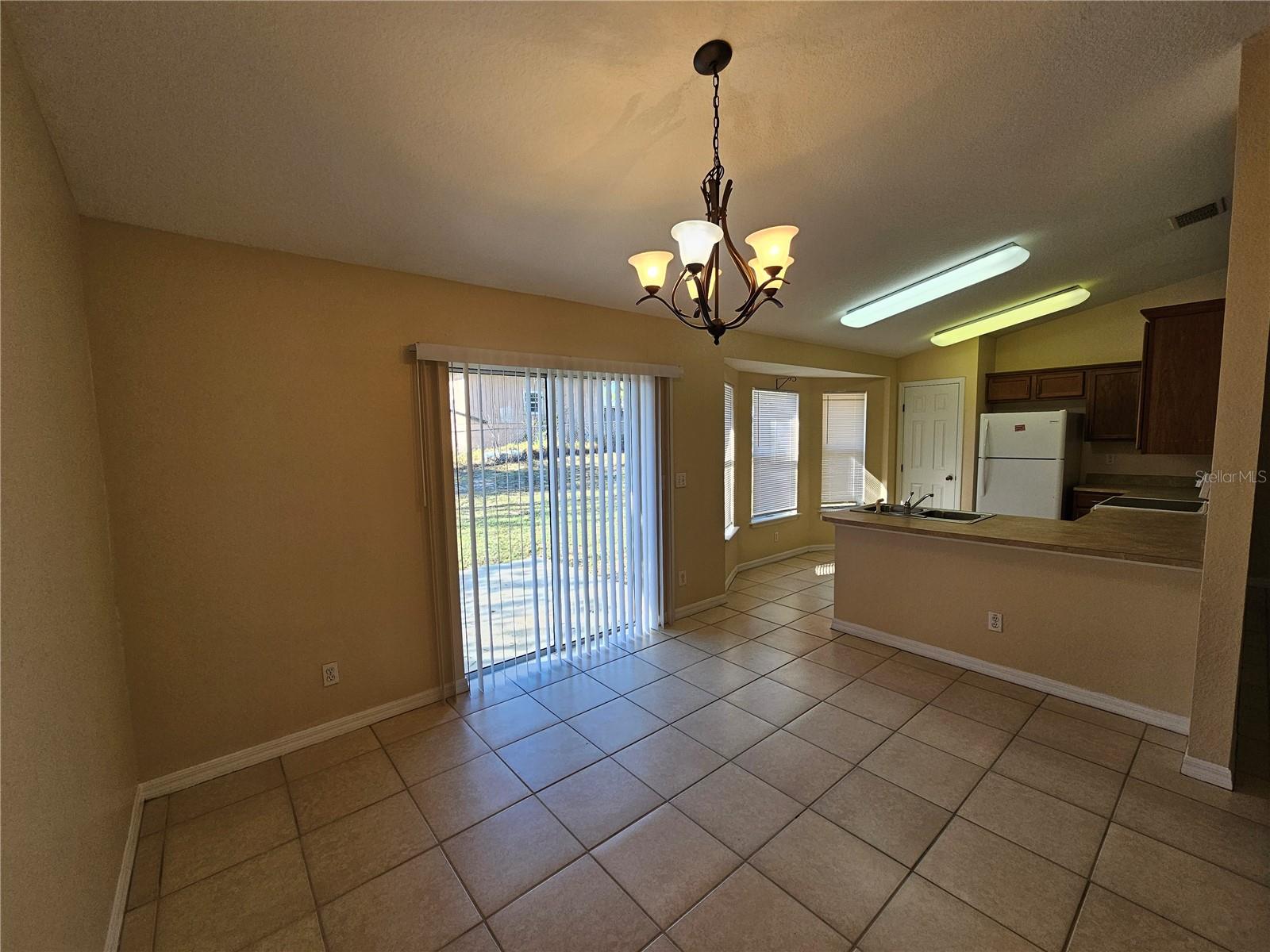 SILVER SPGS SHORES UN 25 - Residential Lease