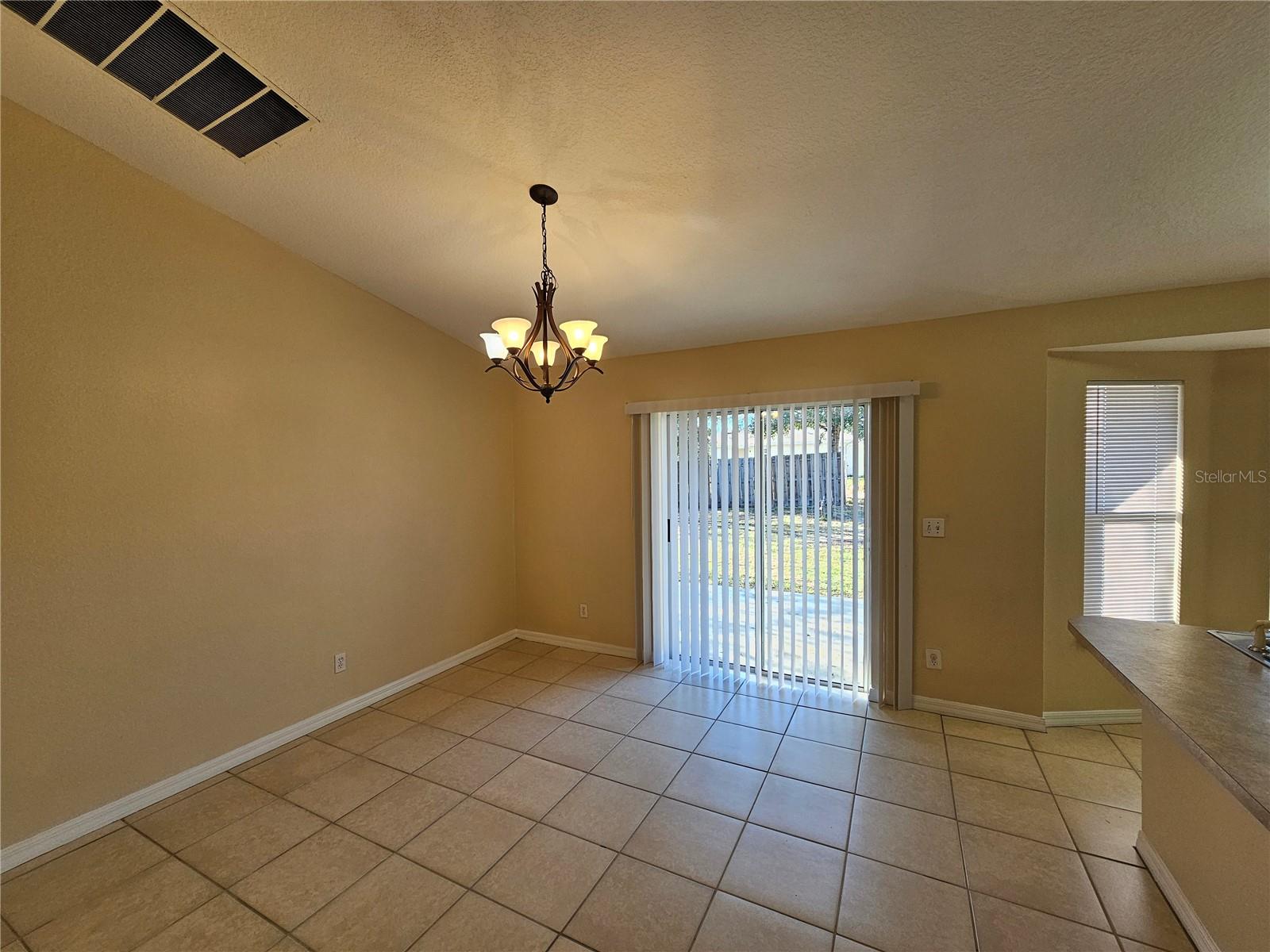 SILVER SPGS SHORES UN 25 - Residential Lease