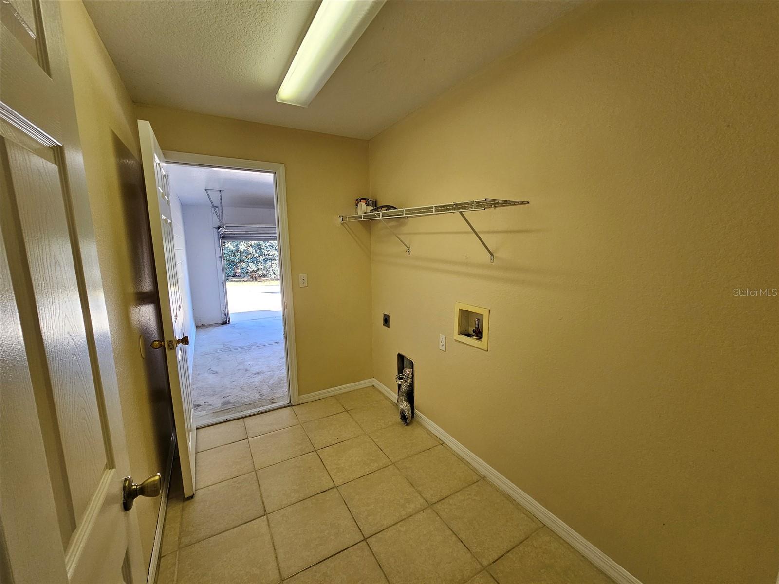 SILVER SPGS SHORES UN 25 - Residential Lease