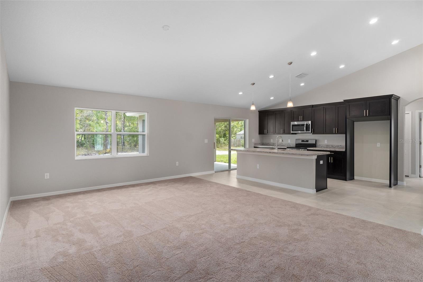 6846 N PAVILION LOOP