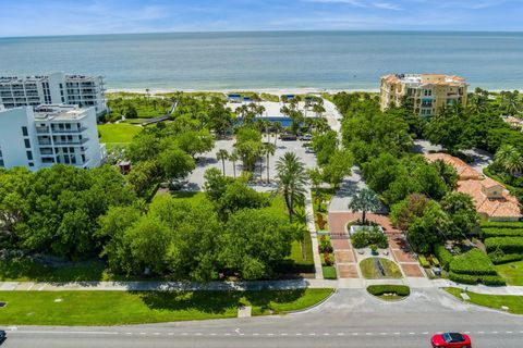 A home in LONGBOAT KEY