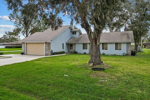 A home in LAKELAND