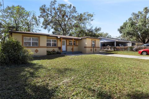 A home in SEFFNER