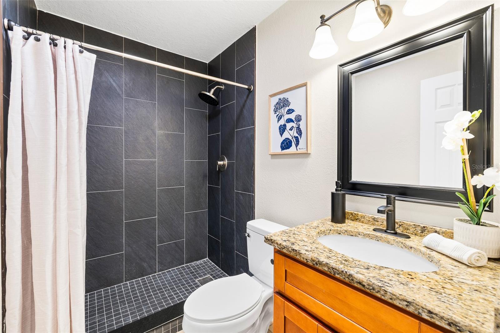 TOWNHOUSES AT BONNIE BAY CONDO - Residential