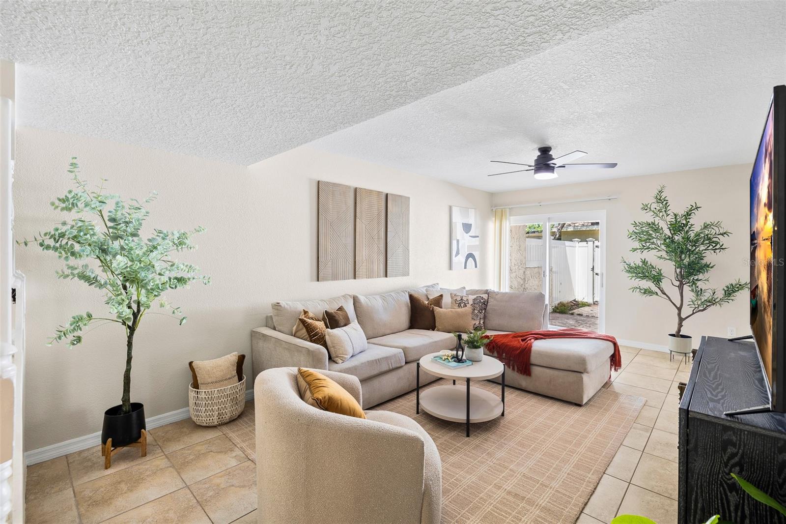 TOWNHOUSES AT BONNIE BAY CONDO - Residential