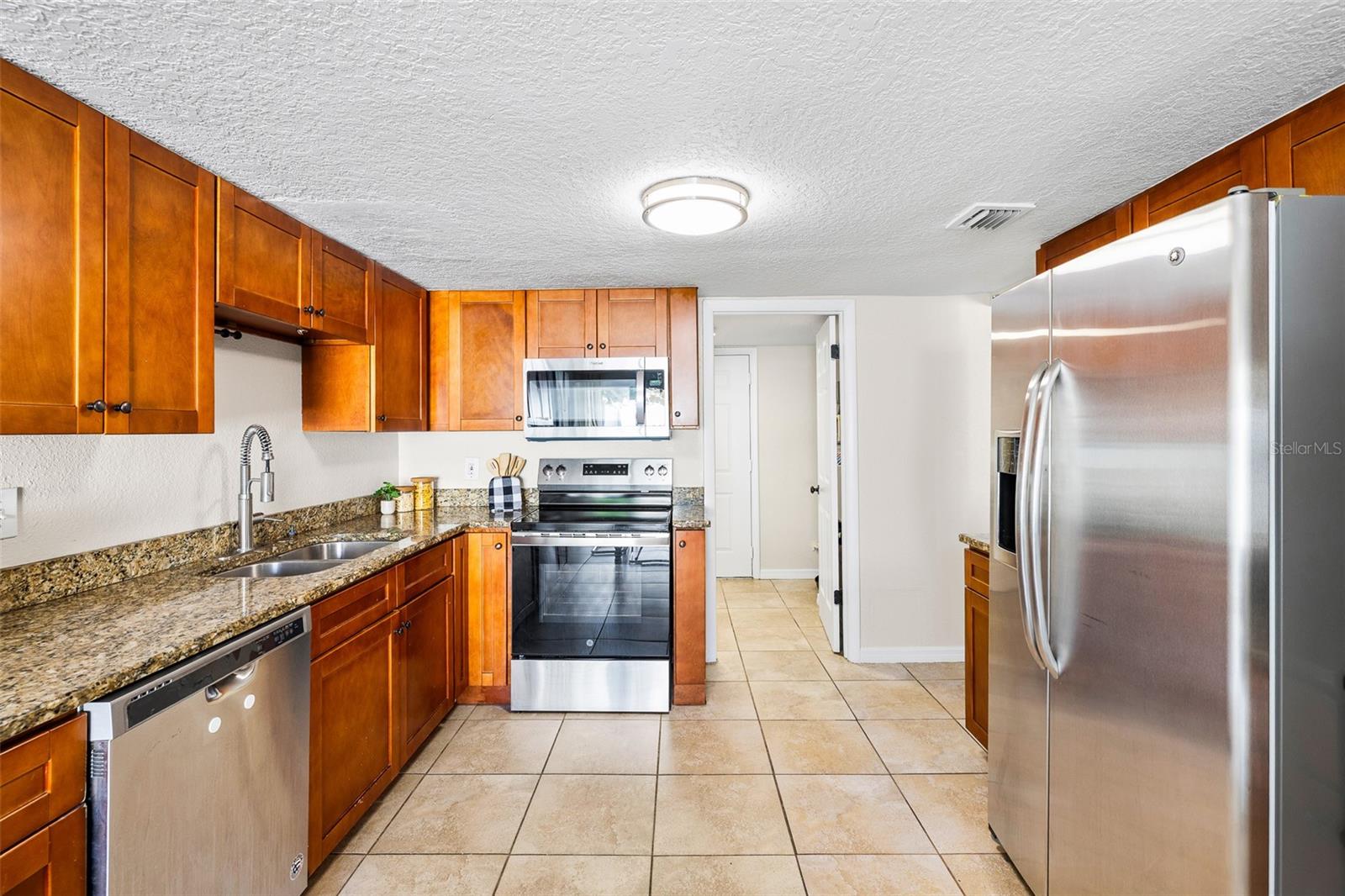 TOWNHOUSES AT BONNIE BAY CONDO - Residential