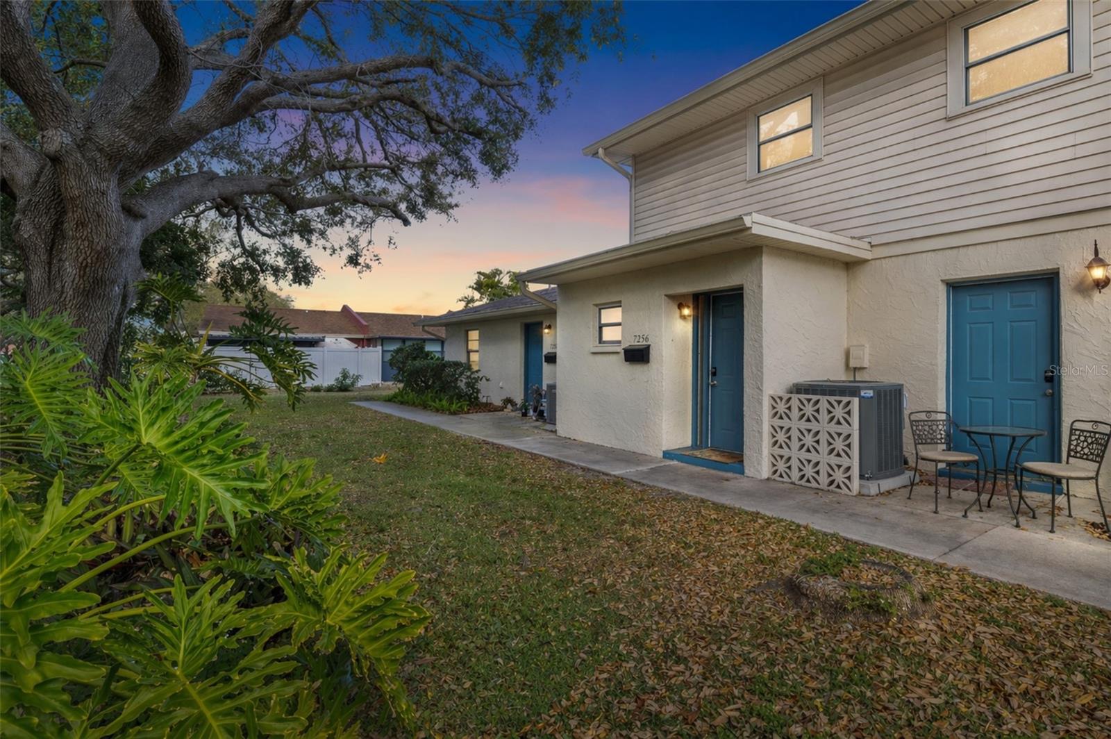 TOWNHOUSES AT BONNIE BAY CONDO - Residential