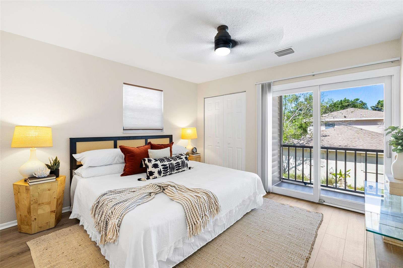 TOWNHOUSES AT BONNIE BAY CONDO - Residential