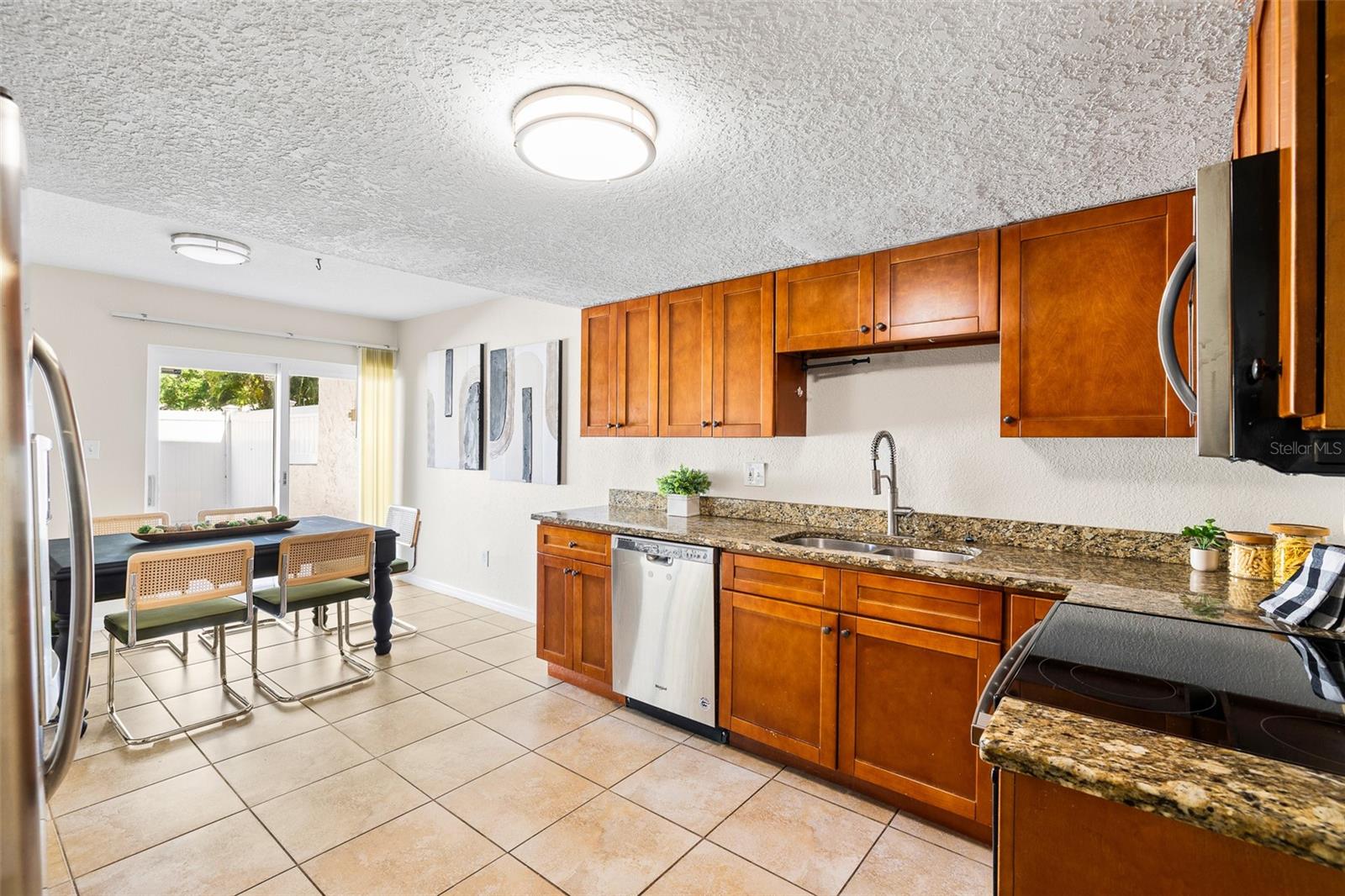 TOWNHOUSES AT BONNIE BAY CONDO - Residential