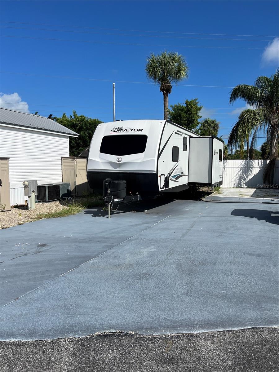 ~Big O RV Resort~ Active Lifestyles in a gated community. Brand New- Never lived in, 2023 31' Forest River- Surveyor. Tied down 1 Bed 1 Bath- very nice. Huge clubhouse & heated pool for winter guests. Boat ramp in park, on the rim canal with access to Lake Okeechobee. Fisherman plenty of room to park your boat. Shopping & local restaurants nearby. Casino is 25 minutes away.