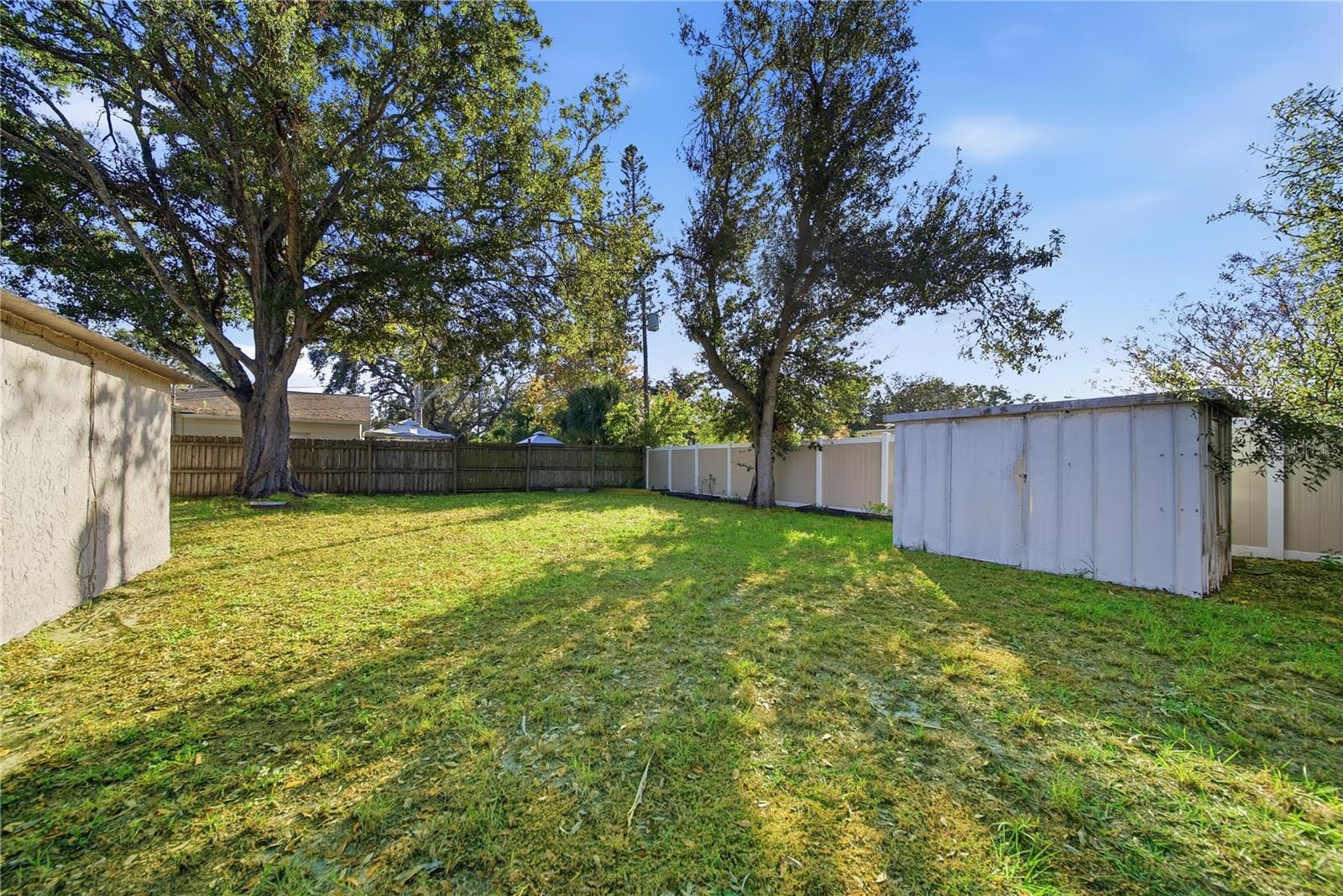 SEMINOLE GARDENS - Residential