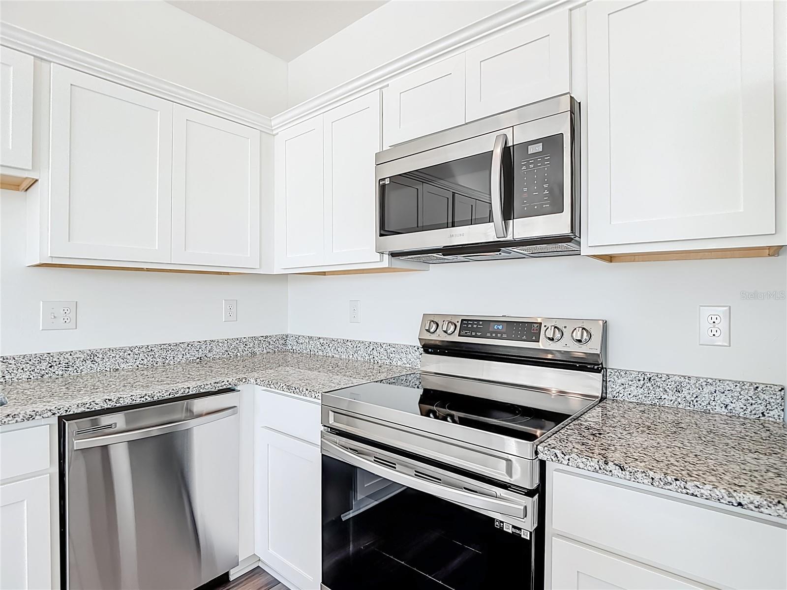 DUG CRK TWNHMS - Residential