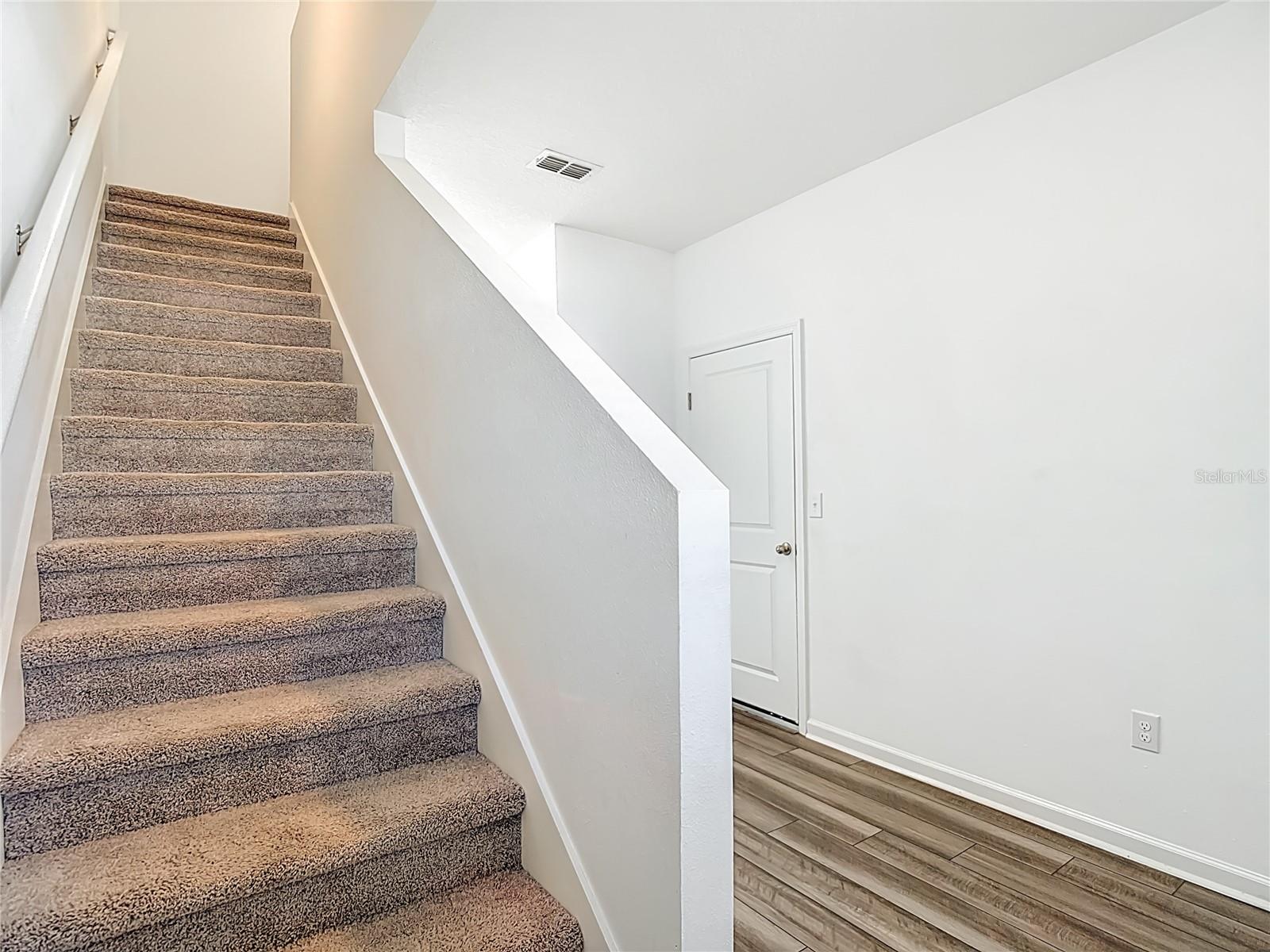 DUG CRK TWNHMS - Residential