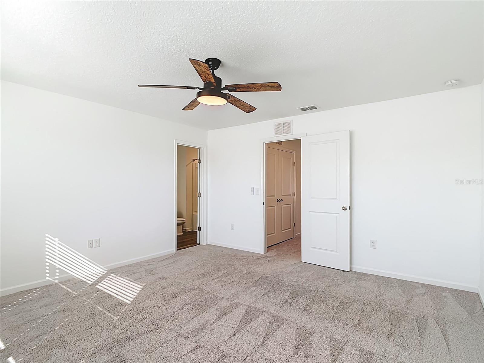 DUG CRK TWNHMS - Residential