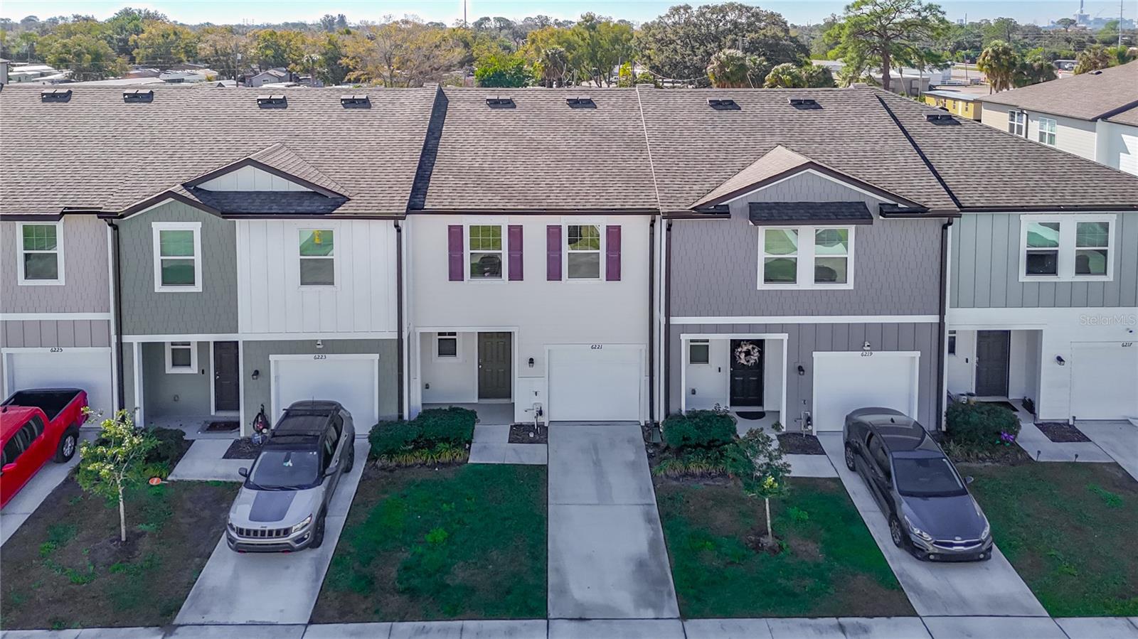 DUG CRK TWNHMS - Residential