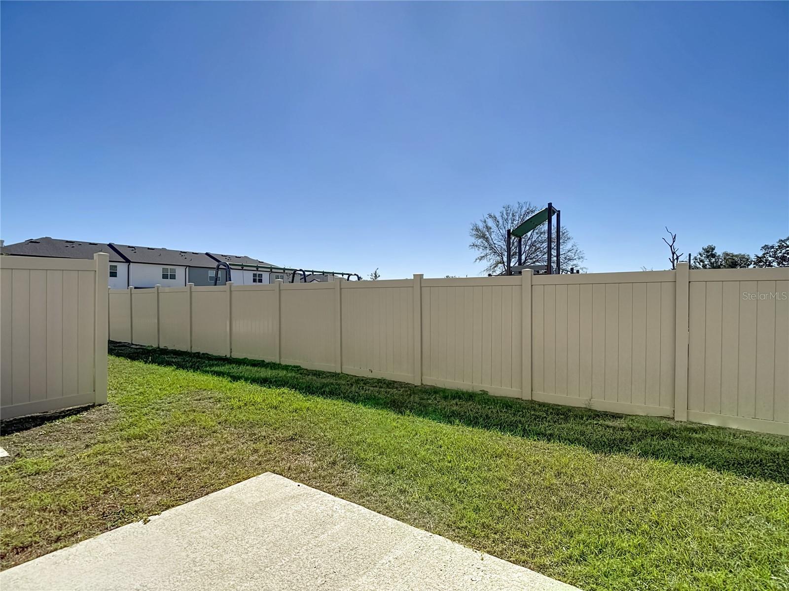 DUG CRK TWNHMS - Residential